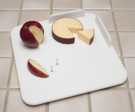 Waterproof Nonslip Cutting Board with Food-Holding Spikes